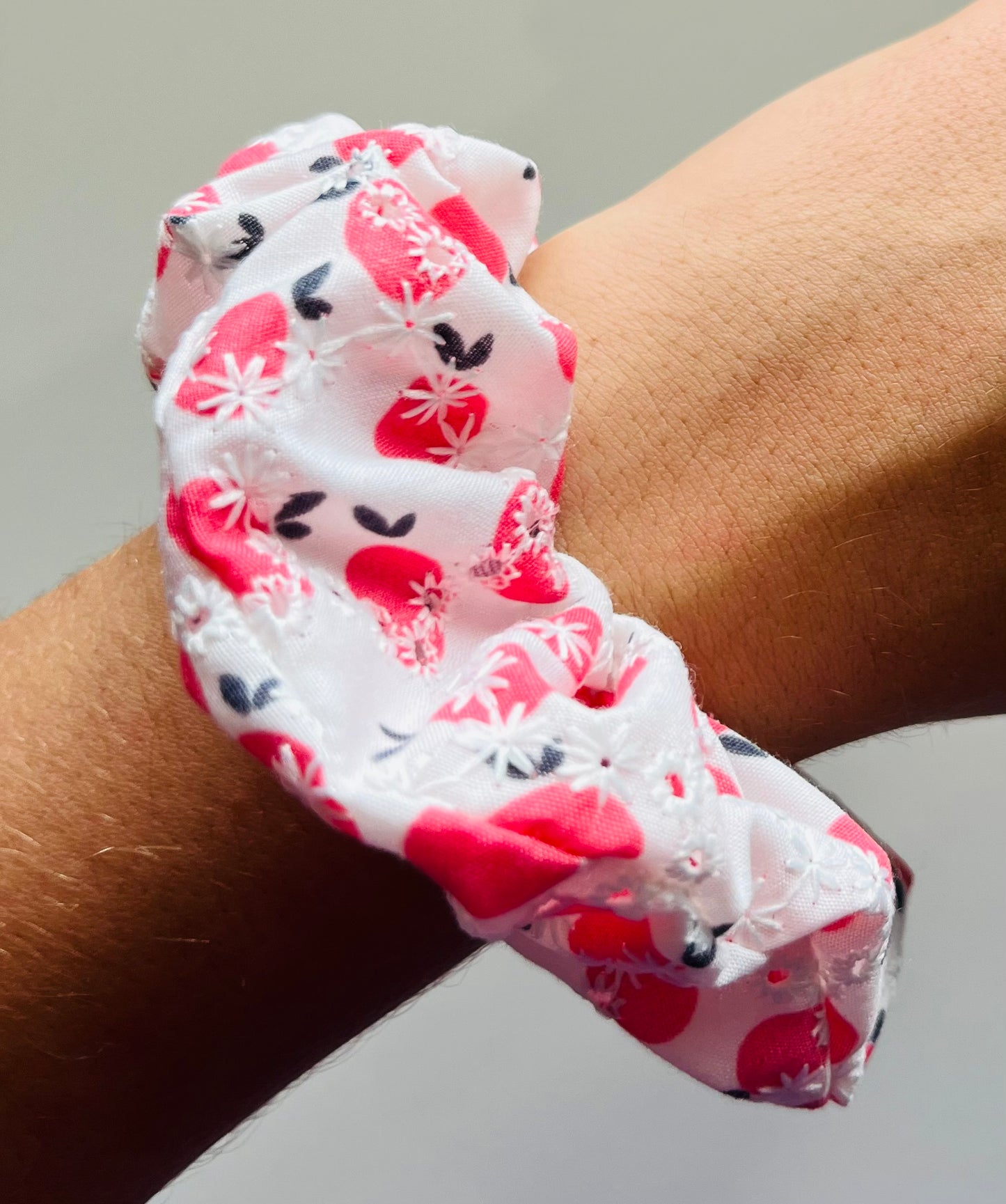 Broderie Apples Scrunchie