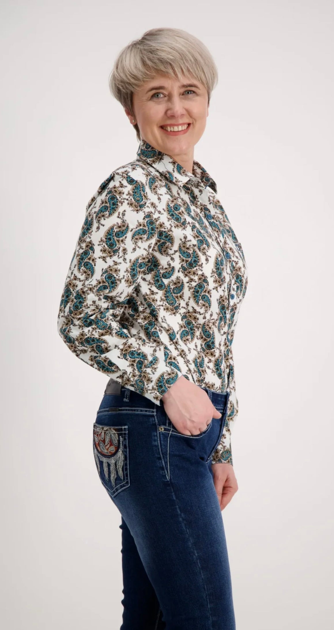 Women's Classic Cotton Long Sleeve Shirt with Front Pocket