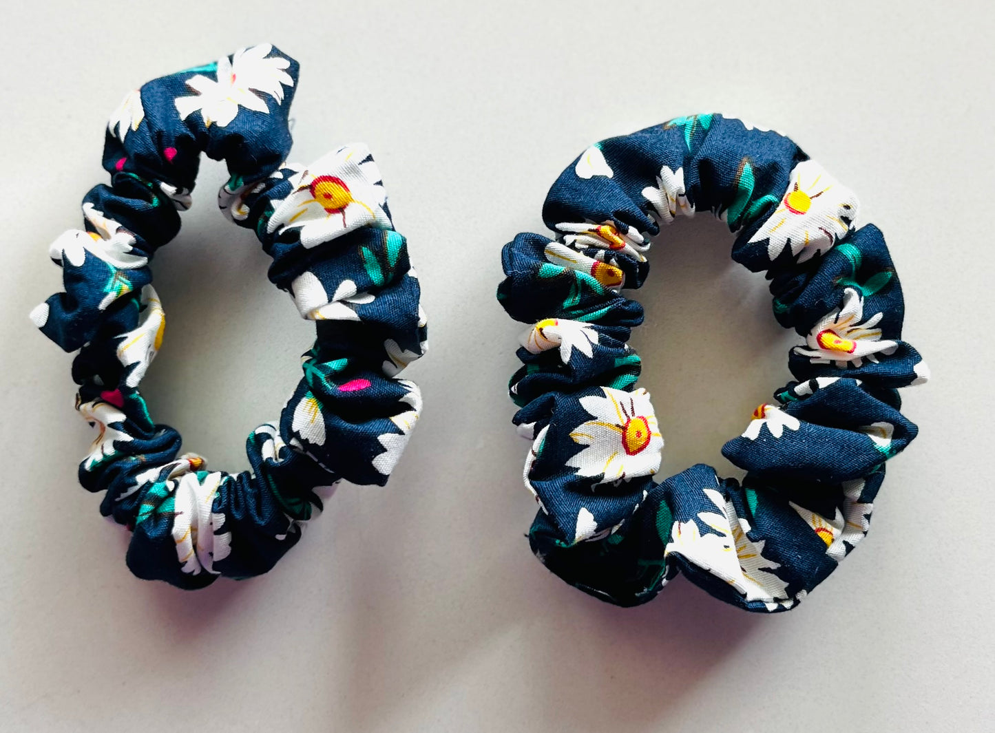 Daisy Scrunchie