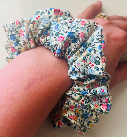 Iris Vintage Flowers Scrunchie